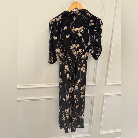 Reformation Black and White Puff Sleeve Midi Dress 100% Silk - Picture 5 of 6